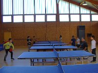 Les parents viennent chercher les jeunes stagiaires et même échanger quelques balles. À demain, donc !